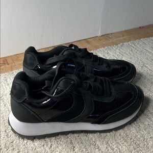 Girls Cat & Jack Black and White Sneakers Running Shoes